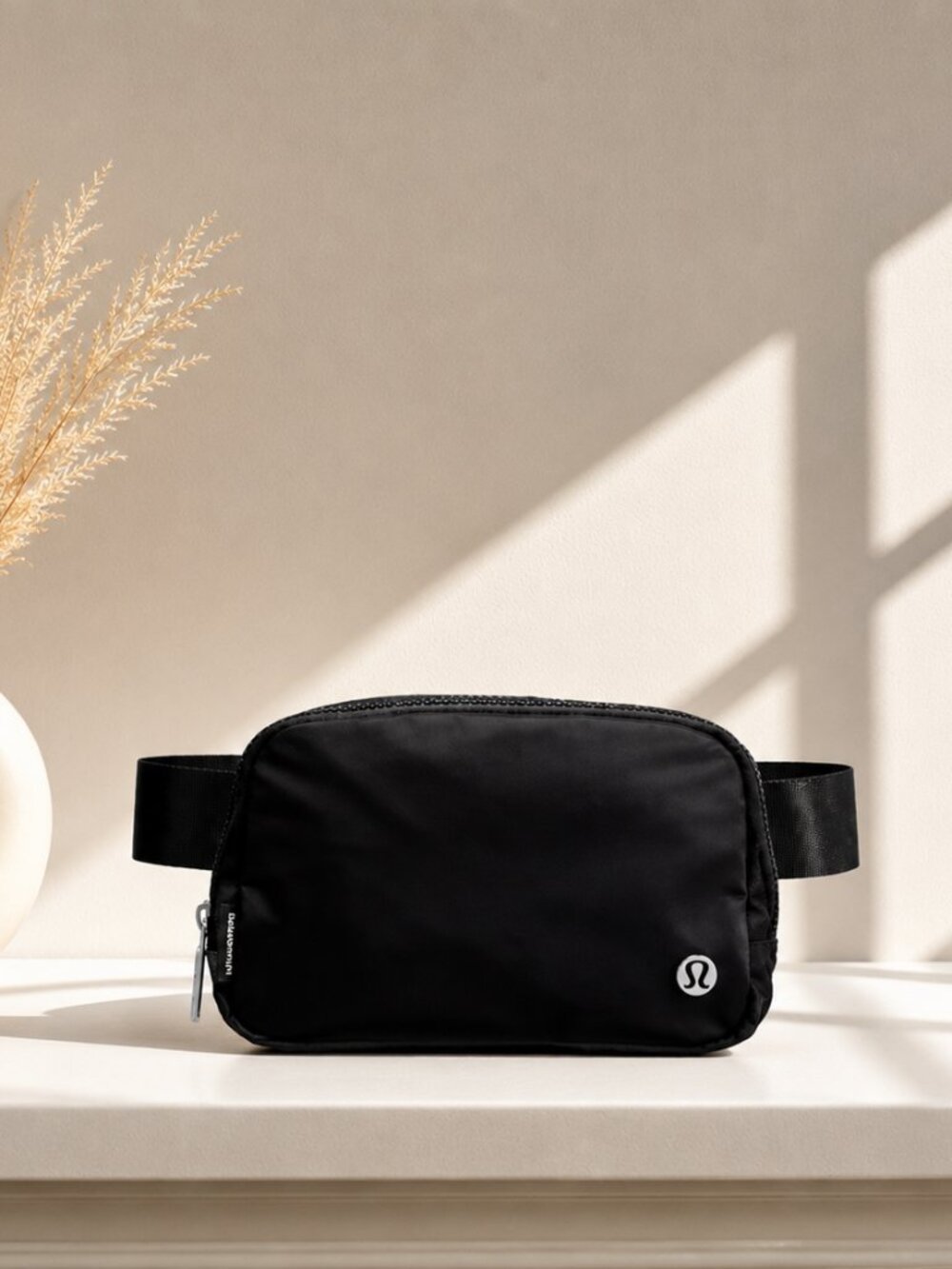 NWT - Lululemon Everywhere Belt Bag, Black